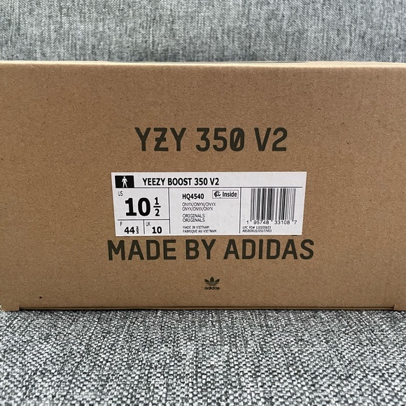 Yeezy Boost 350 V2 “Onyx” - Picture 4 of 5